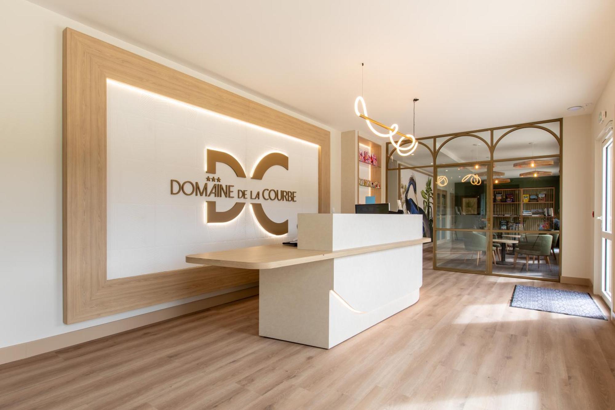 Domaine De La Courbe Hotel & Spa Le Lude エクステリア 写真